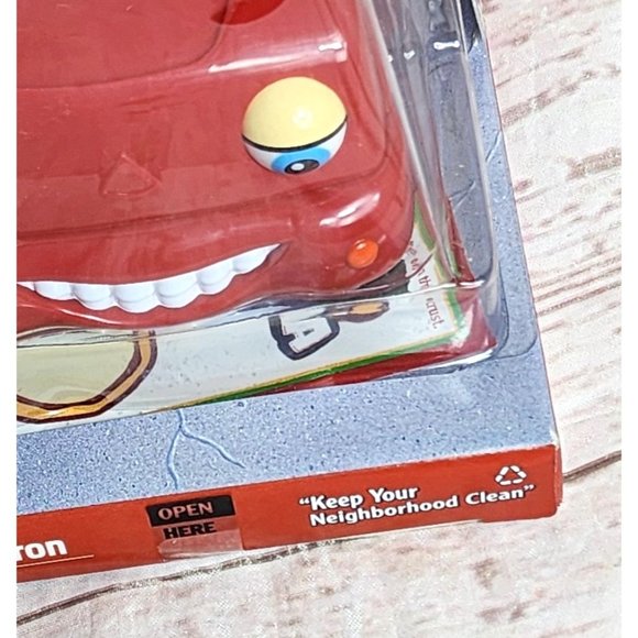 Vintage 2005 Chevron Cars Payton Pizza - Techron Stickers Inside Toy Car - Picture 7 of 16